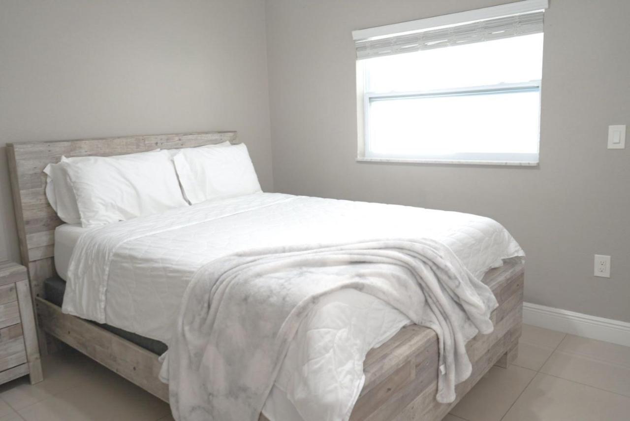 Hosting 1 Villa Tampa Eksteriør bilde